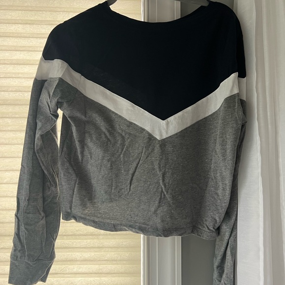 Abercrombie Long-sleeve - Picture 2 of 3